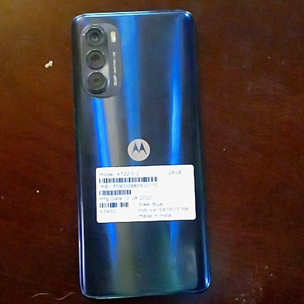 Motorola phone like new no cracks nothing is wrong with it.